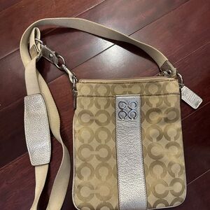 Classic Coach Crossbody Bag (Y2K)